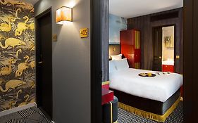 Snob Hotel