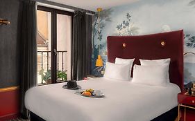 Snob Hotel